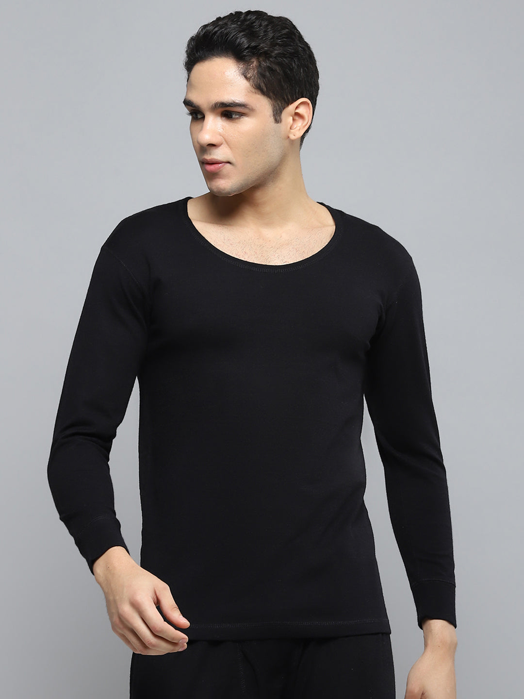 Men Black Solid Round Neck Full Sleeve Thermal Vest