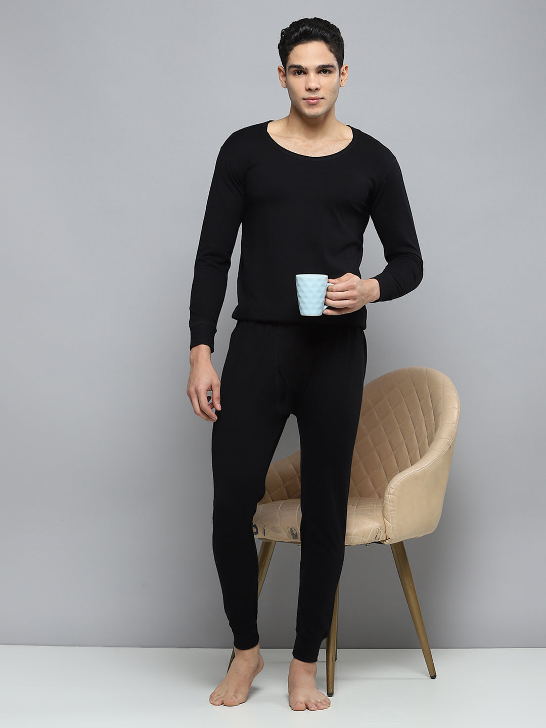 Men Black Solid Round Neck Full Sleeve Thermal Vest
