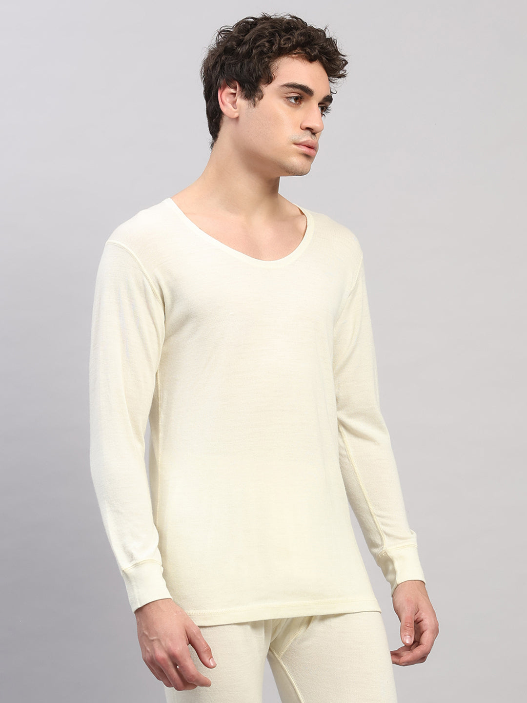 Men Cream Solid Round Neck Full Sleeve Thermal Vest
