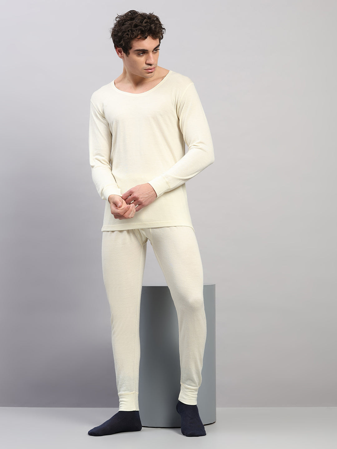 Men Cream Solid Round Neck Full Sleeve Thermal Vest