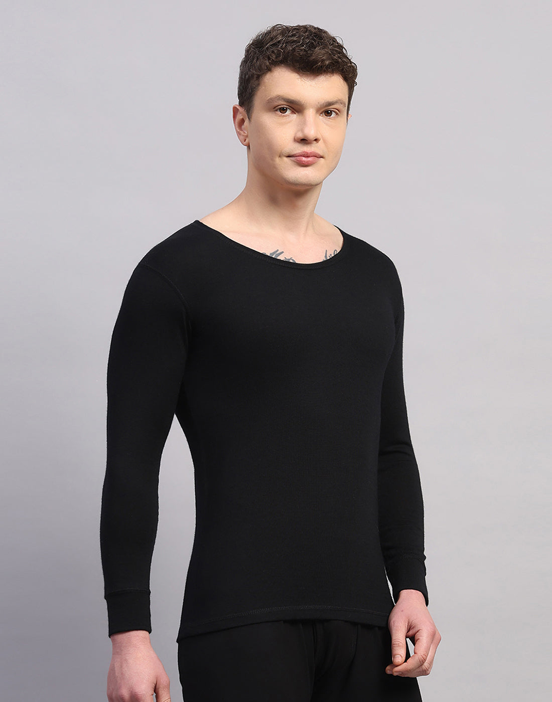 Men Black Solid Round Neck Full Sleeve Thermal Vest