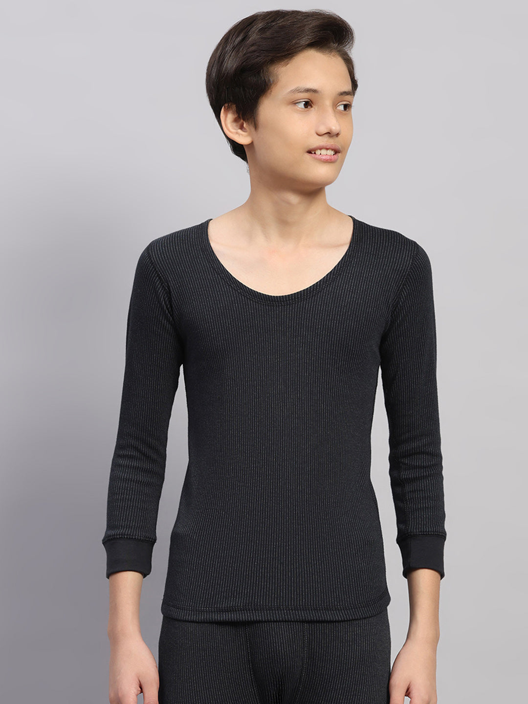 Kids Black Solid Round Neck Full Sleeve Thermal Vest