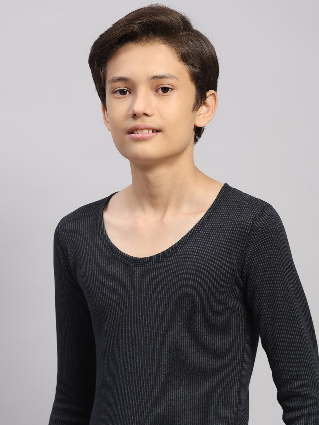 Kids Black Solid Round Neck Full Sleeve Thermal Vest