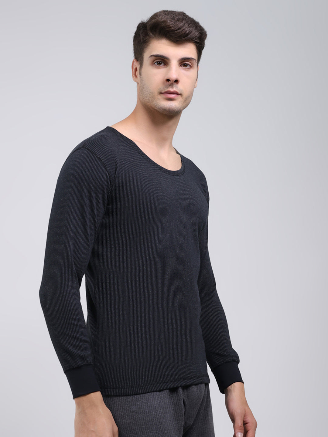 Men Black Solid Round Neck Full Sleeve Thermal Vest