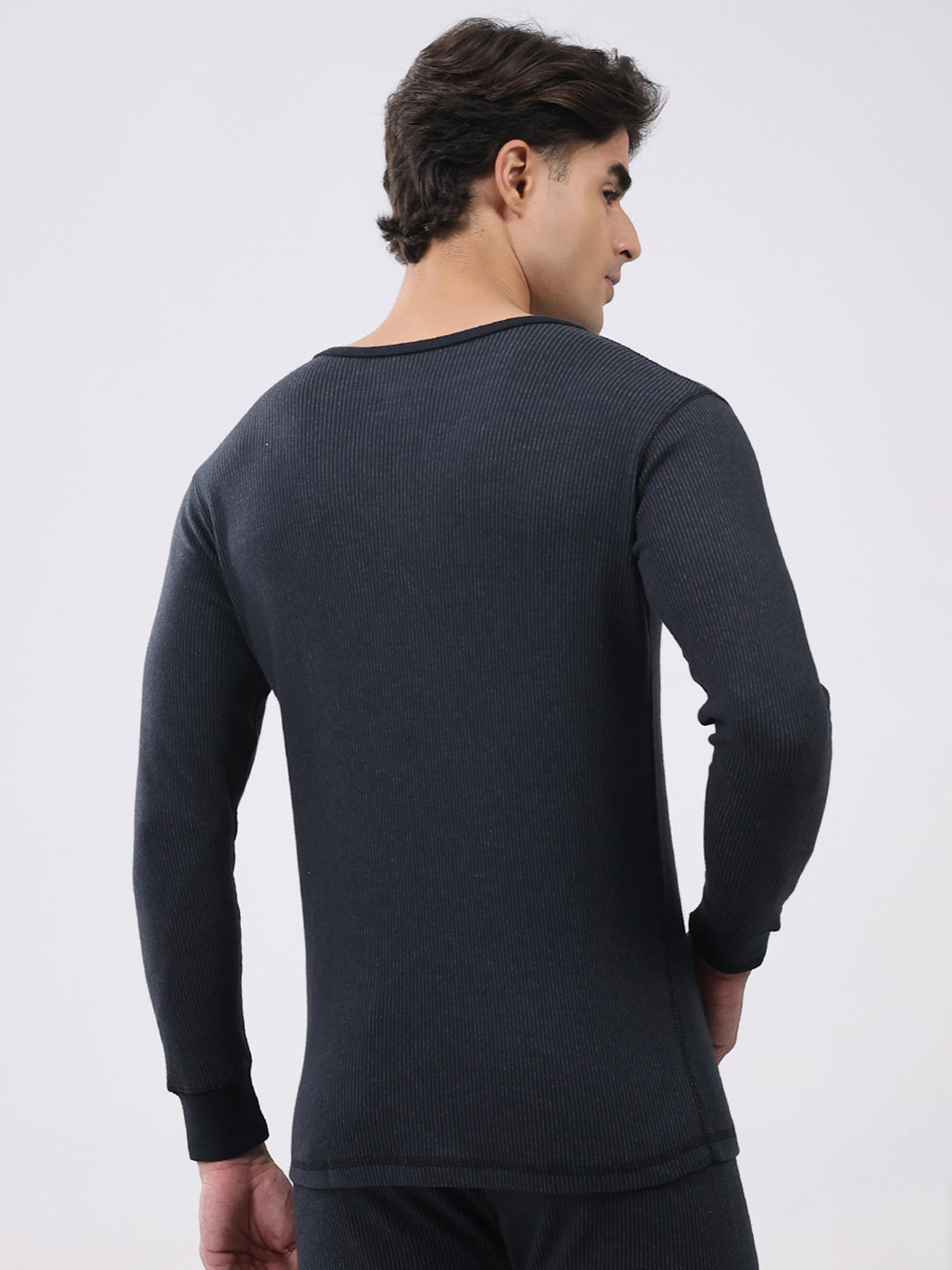 Men Black Solid Round Neck Full Sleeve Thermal Vest