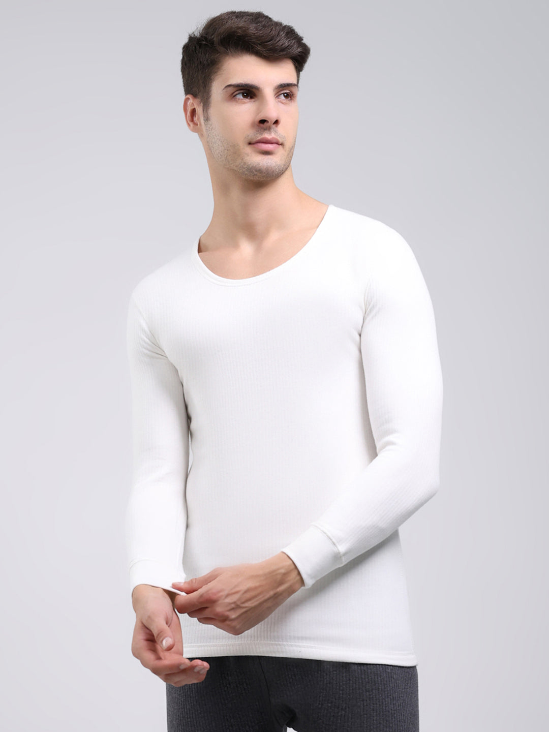 Men White Solid Round Neck Full Sleeve Thermal Vest