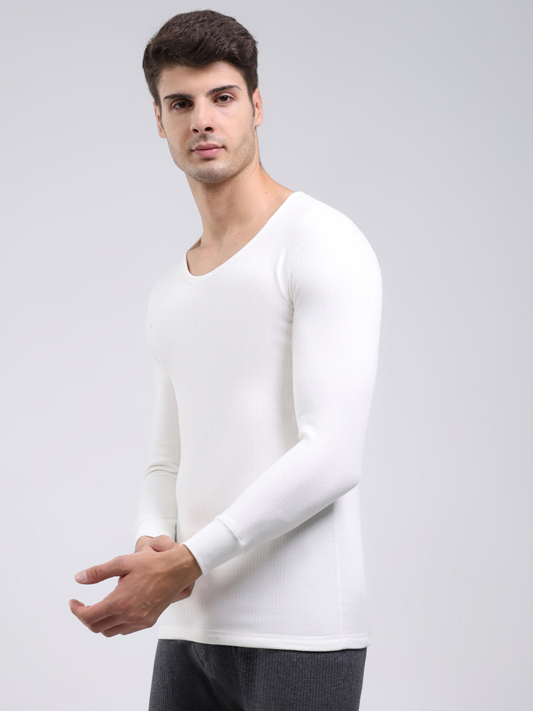 Men White Solid Round Neck Full Sleeve Thermal Vest