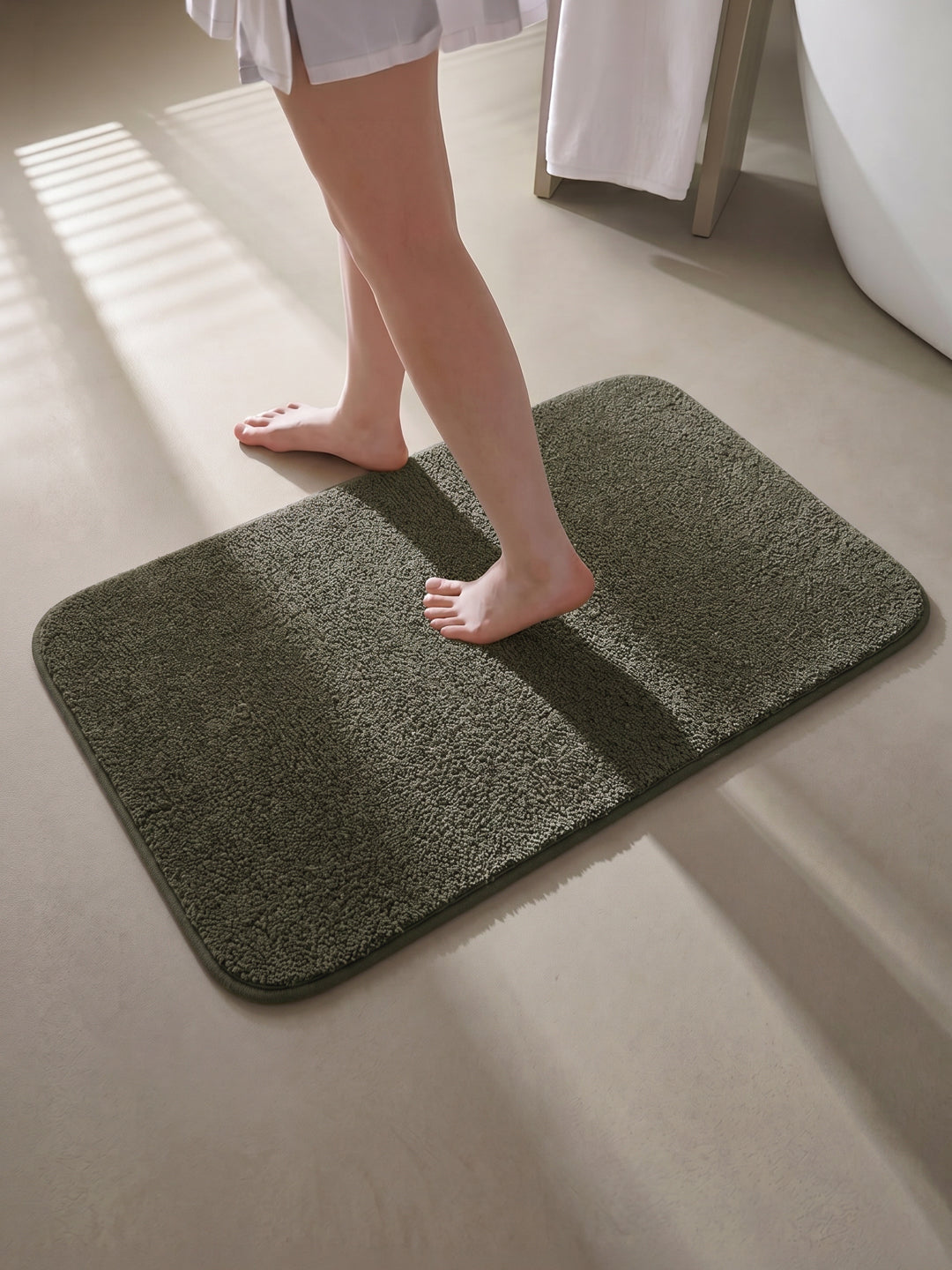 Monte Carlo Charcoal Solid Polyester 2000 GSM Soft and Absorbent Anti-Skid Bath Mat