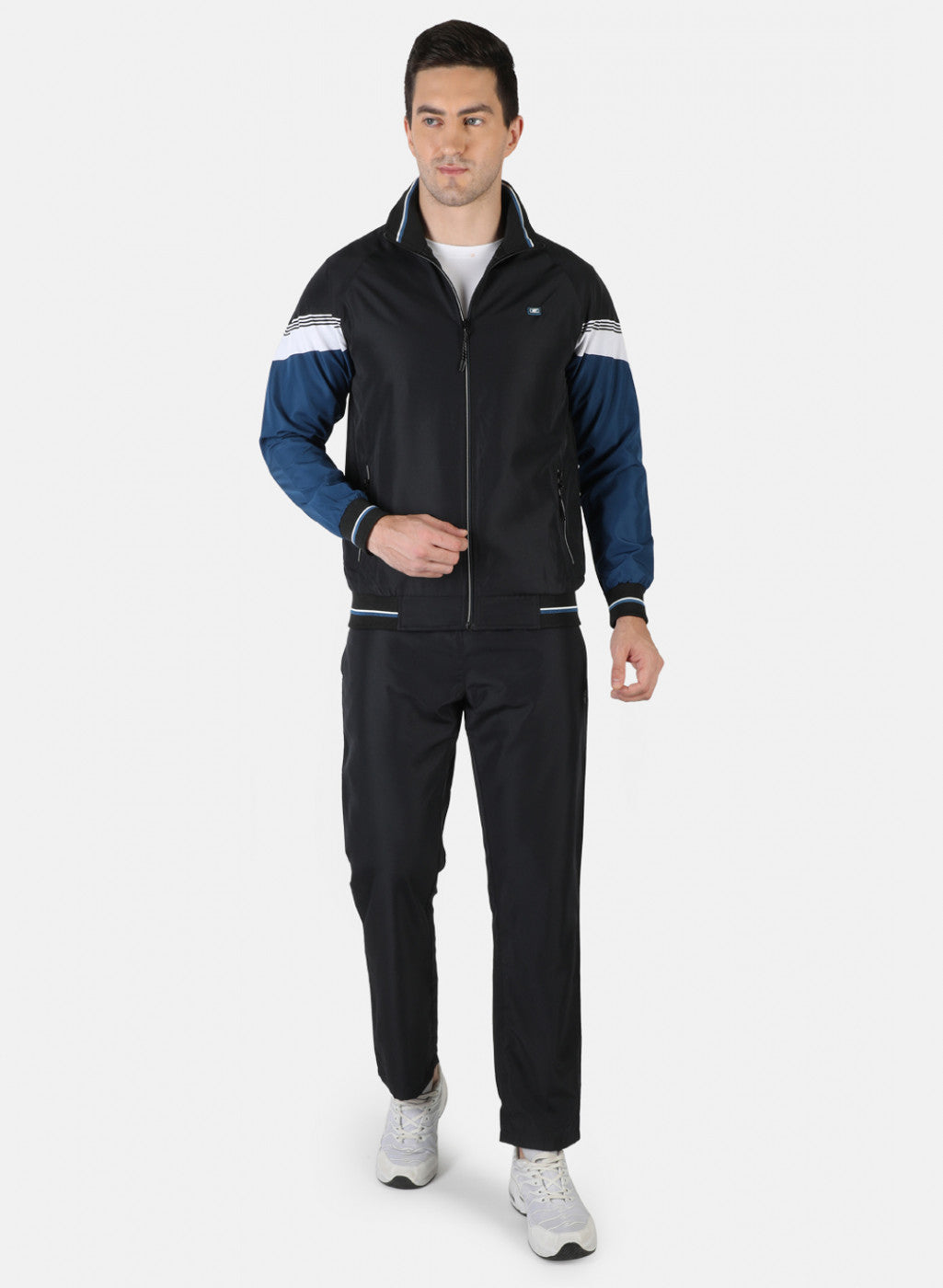 Men Black Plain Tracksuit