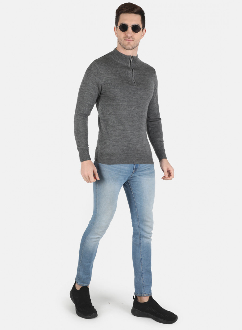 Men Grey Solid Pullover