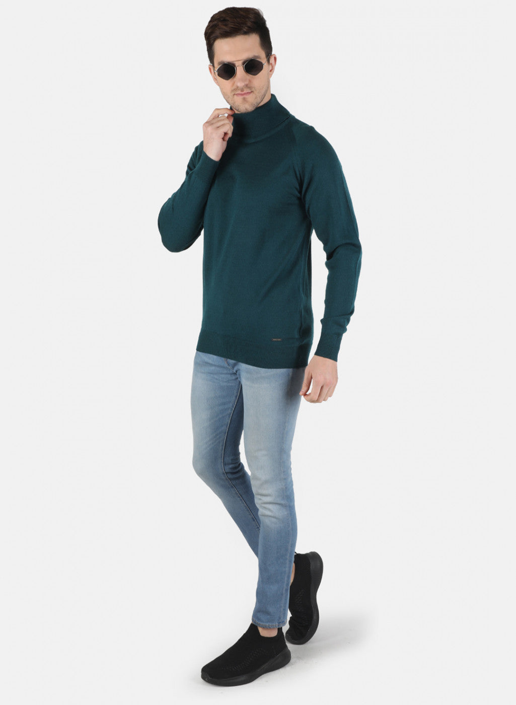 Men Green Solid Pullover