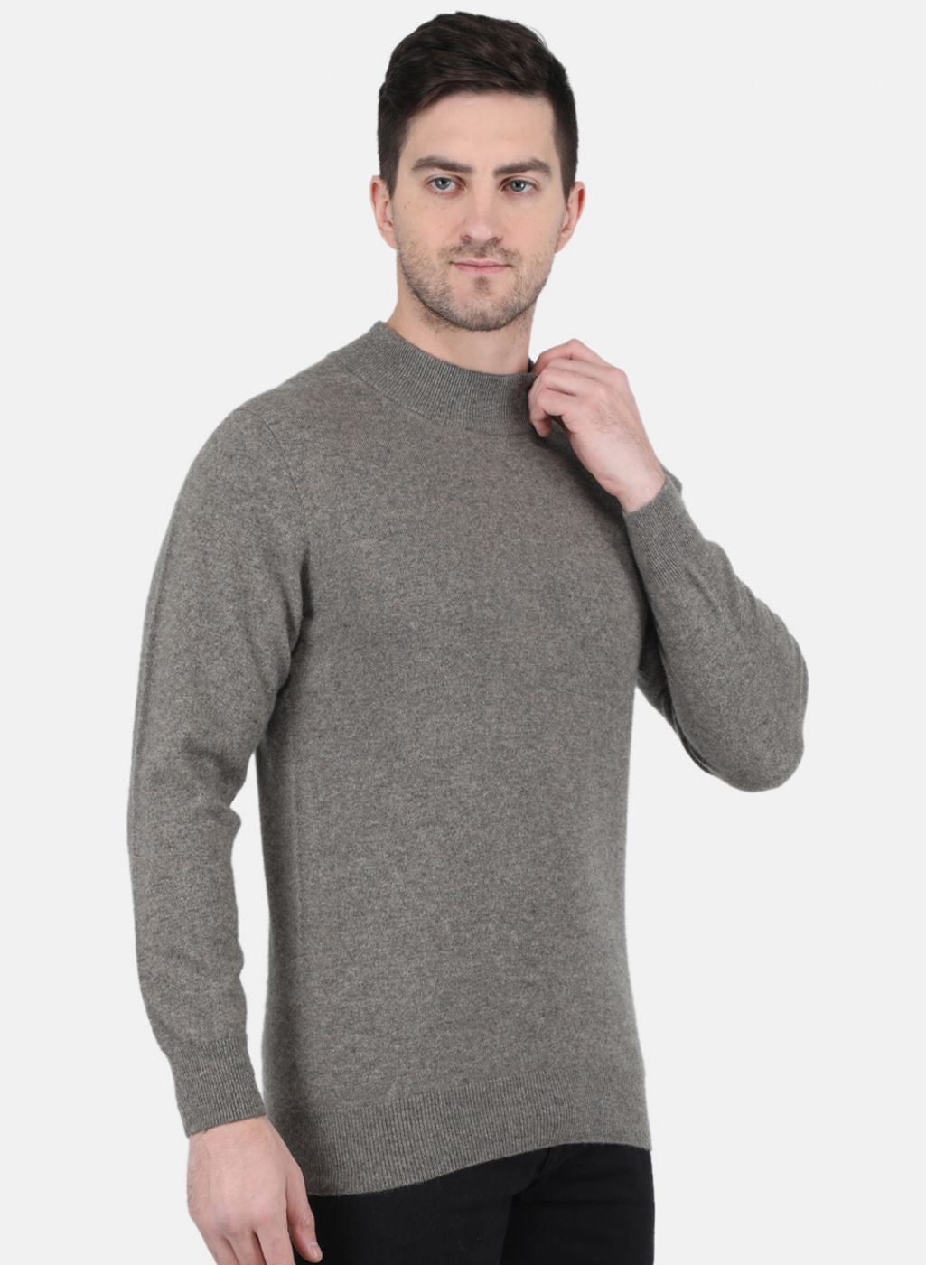 Men Grey Solid Pullover