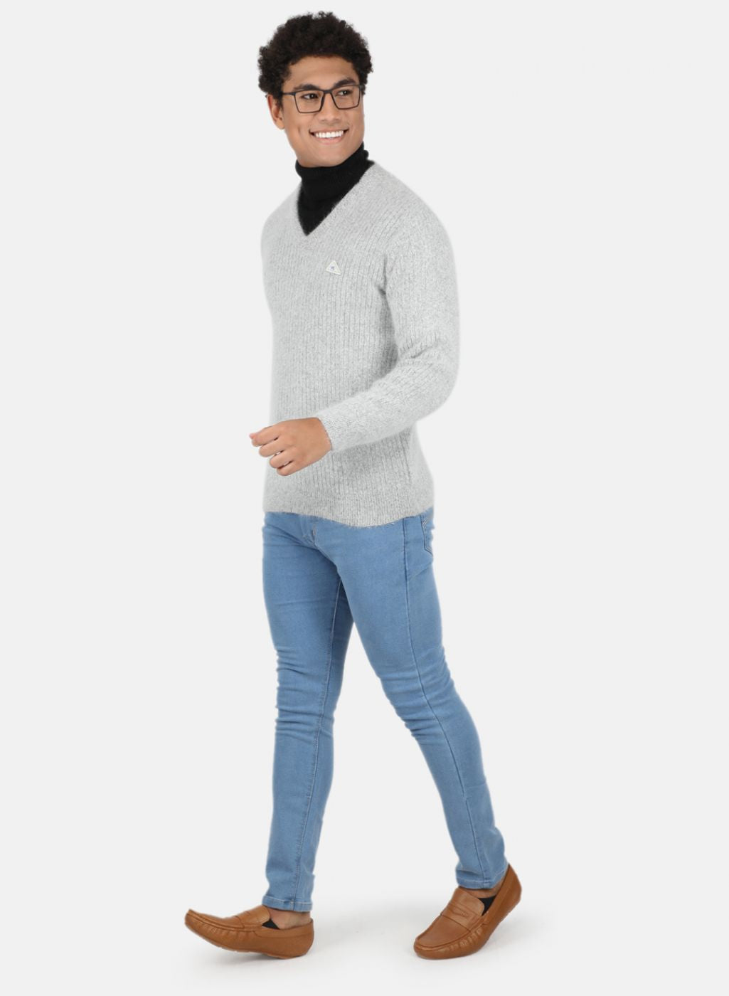 Men Grey Solid Pullover