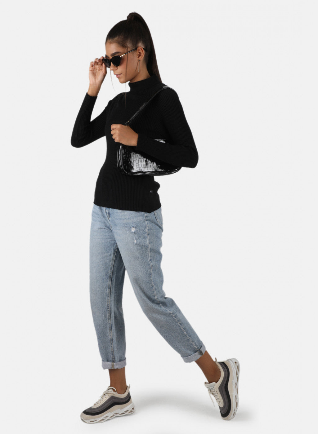 Women Black Solid Sceavy Top