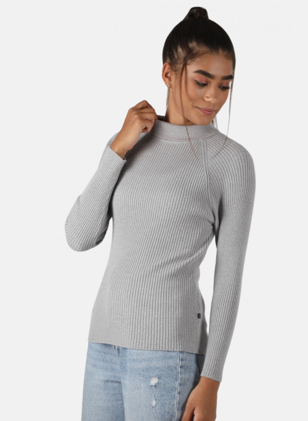 Women Grey Solid Sceavy Top