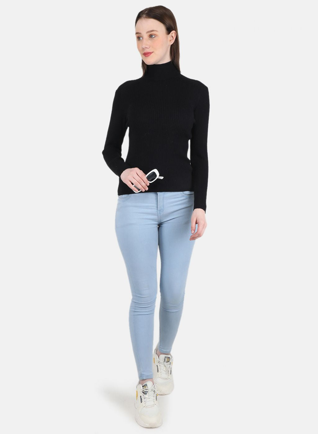 Women Black Solid Sceavy Top
