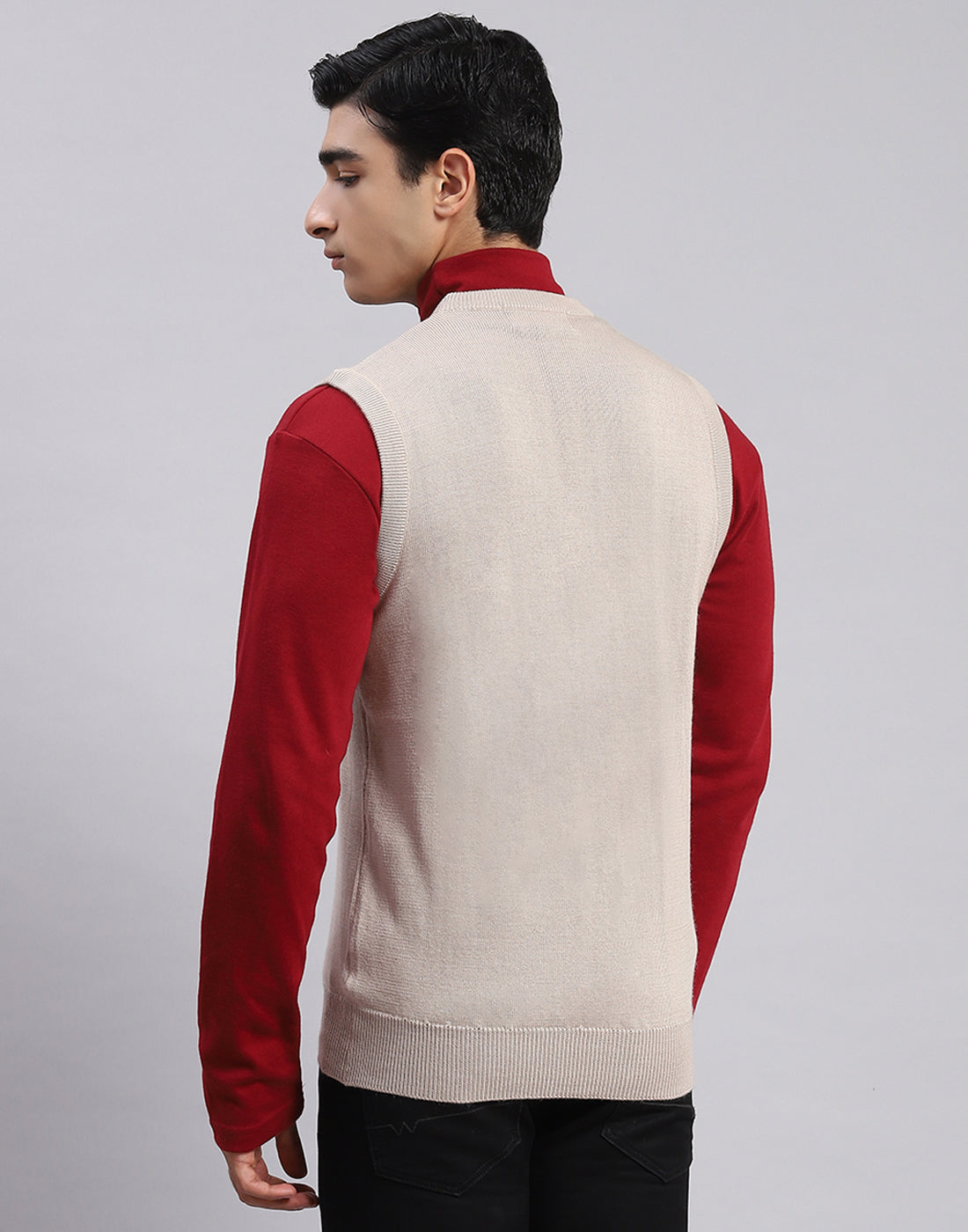 Men Beige Solid V Neck Sleeveless Sweaters/Pullovers
