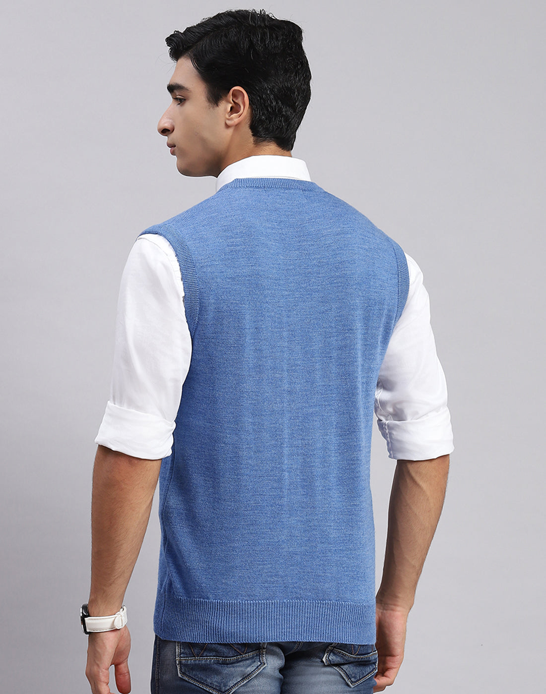 Men Blue Solid V Neck Sleeveless Sweaters/Pullovers