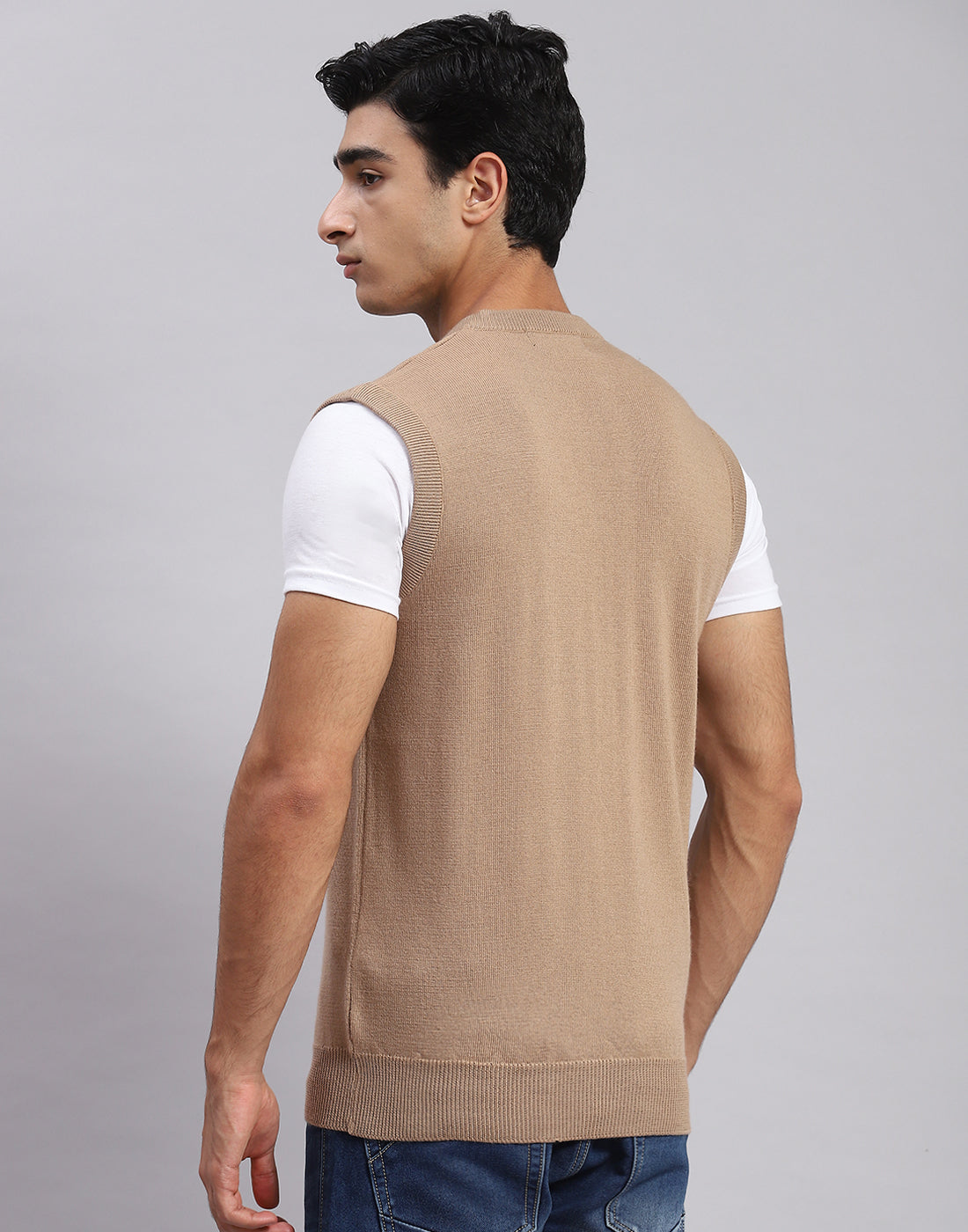 Men Camel Brown Solid V Neck Sleeveless Sweaters/Pullovers
