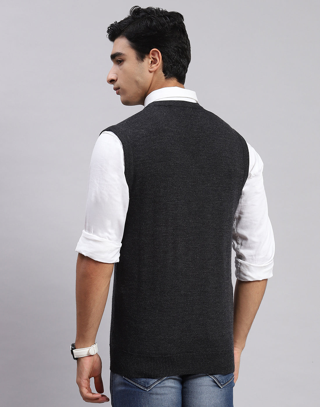 Men Grey Solid V Neck Sleeveless Sweaters/Pullovers
