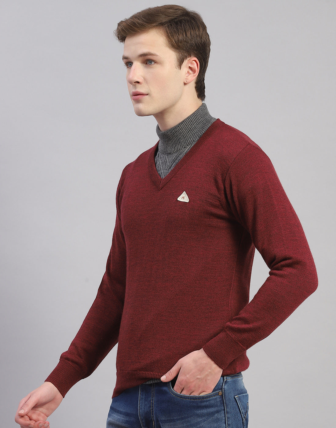 Men Maroon Solid V Neck Full Sleeve Pullover