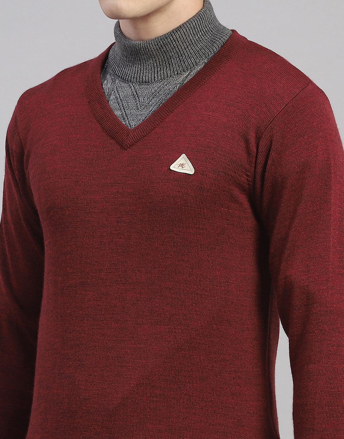 Men Maroon Solid V Neck Full Sleeve Pullover