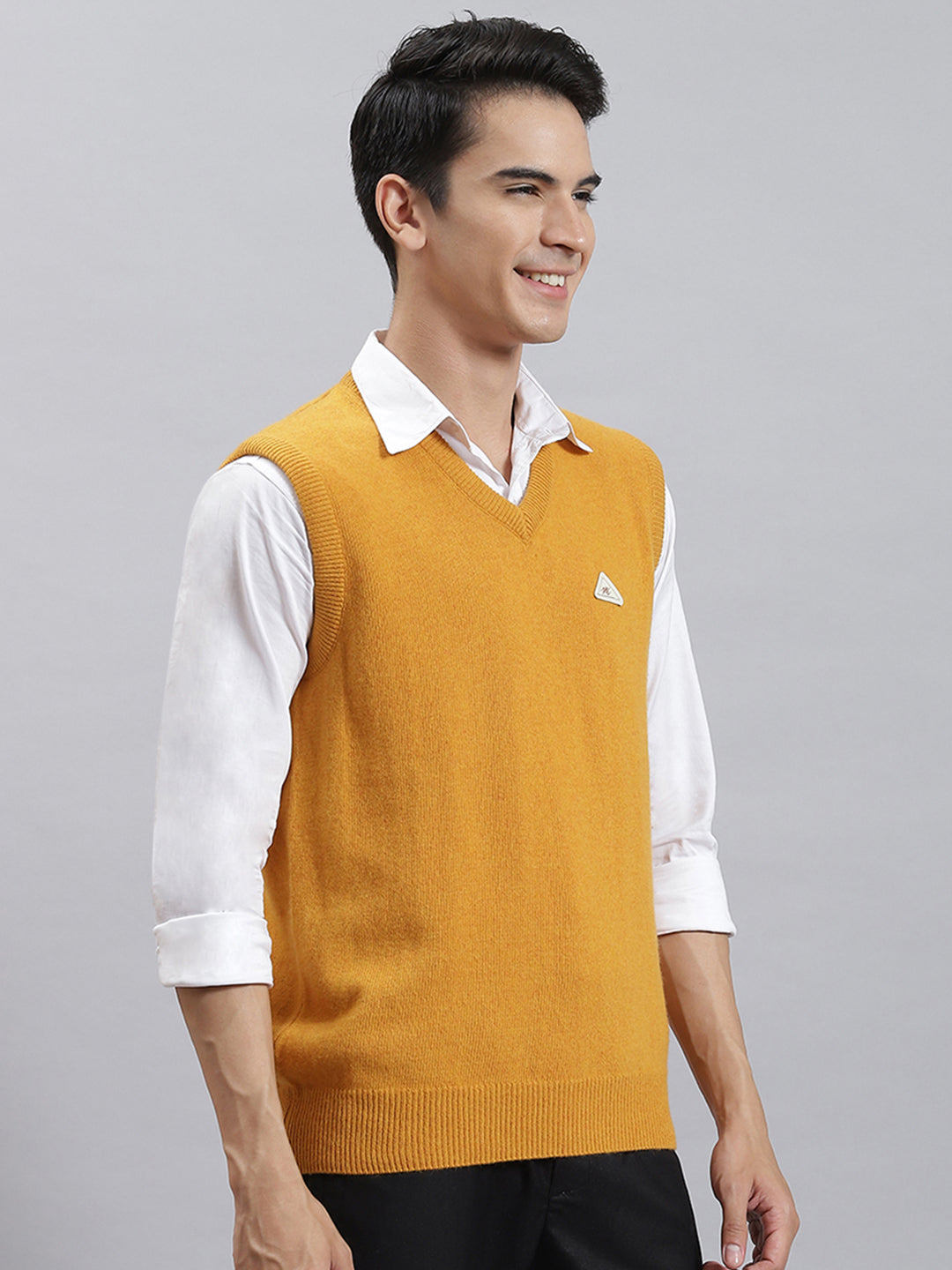 Men Mustard Solid V Neck Sleeveless Sweaters/Pullovers