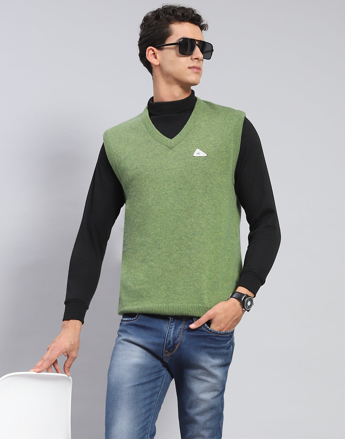 Gant Men Green Solid Round Neck Sweater