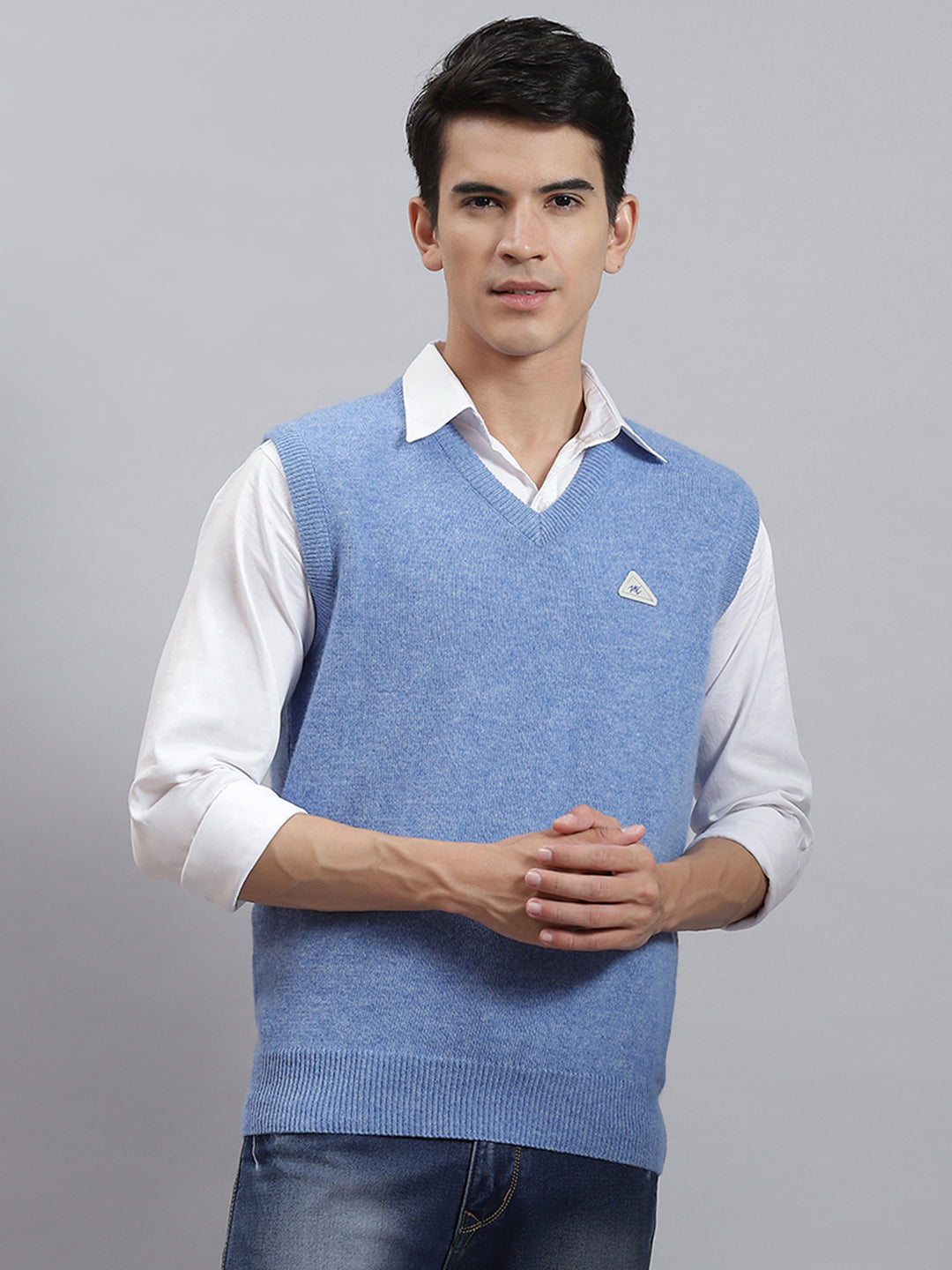 Men Blue Solid V Neck Sleeveless Sweaters/Pullovers