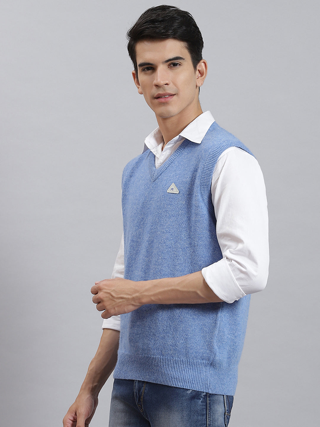 Men Blue Solid V Neck Sleeveless Sweaters/Pullovers