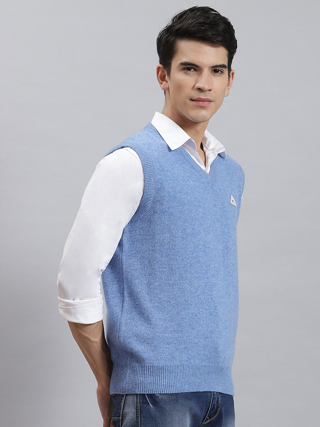 Men Blue Solid V Neck Sleeveless Sweaters/Pullovers