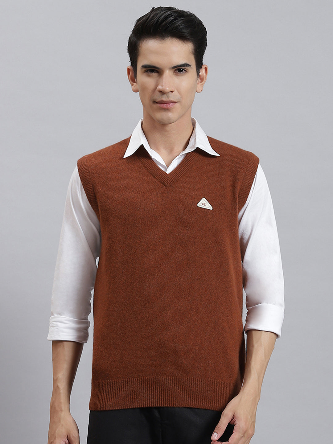 Men Rust Solid V Neck Sleeveless Sweaters/Pullovers
