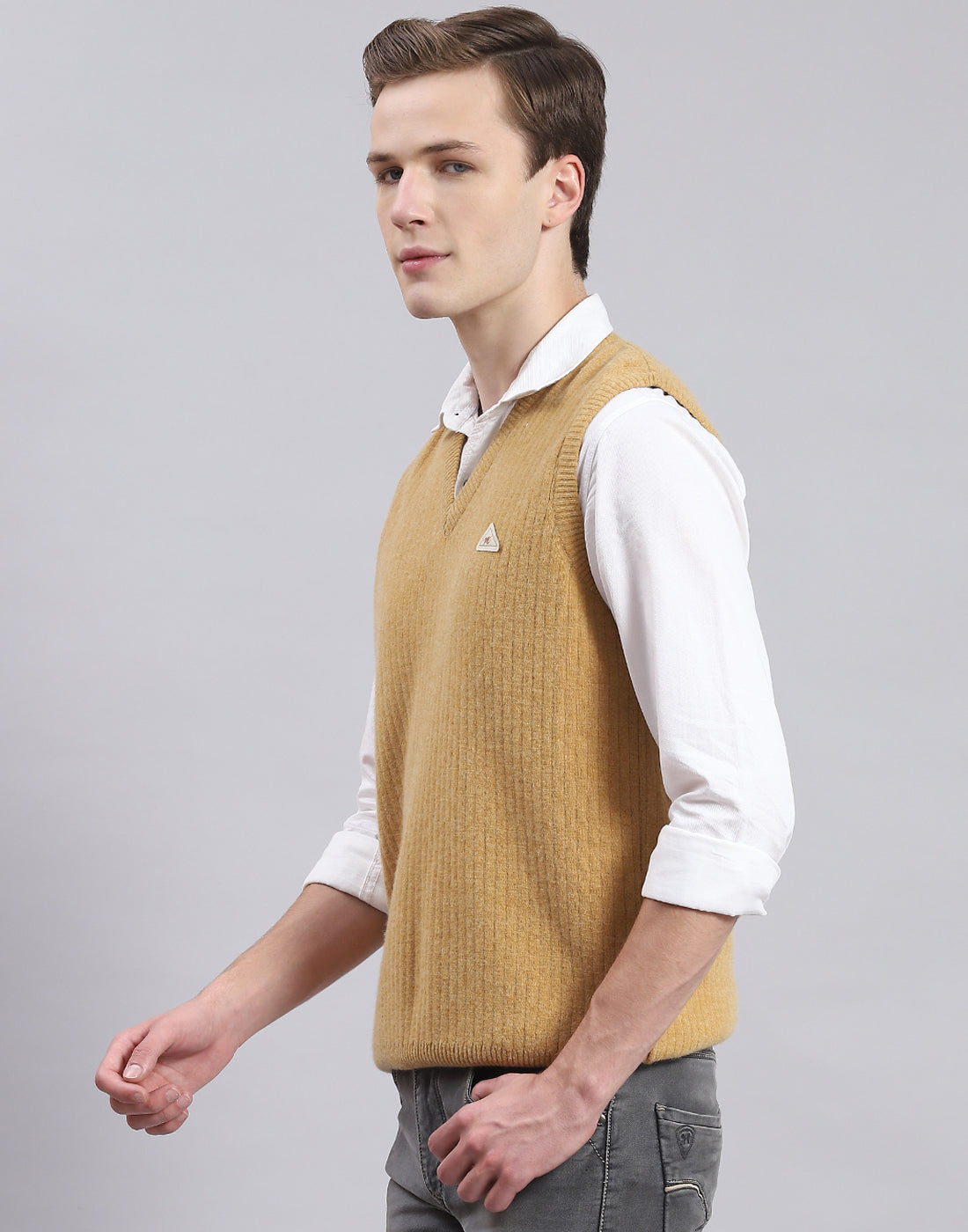 Men Brown Solid V Neck Sleeveless Sweater