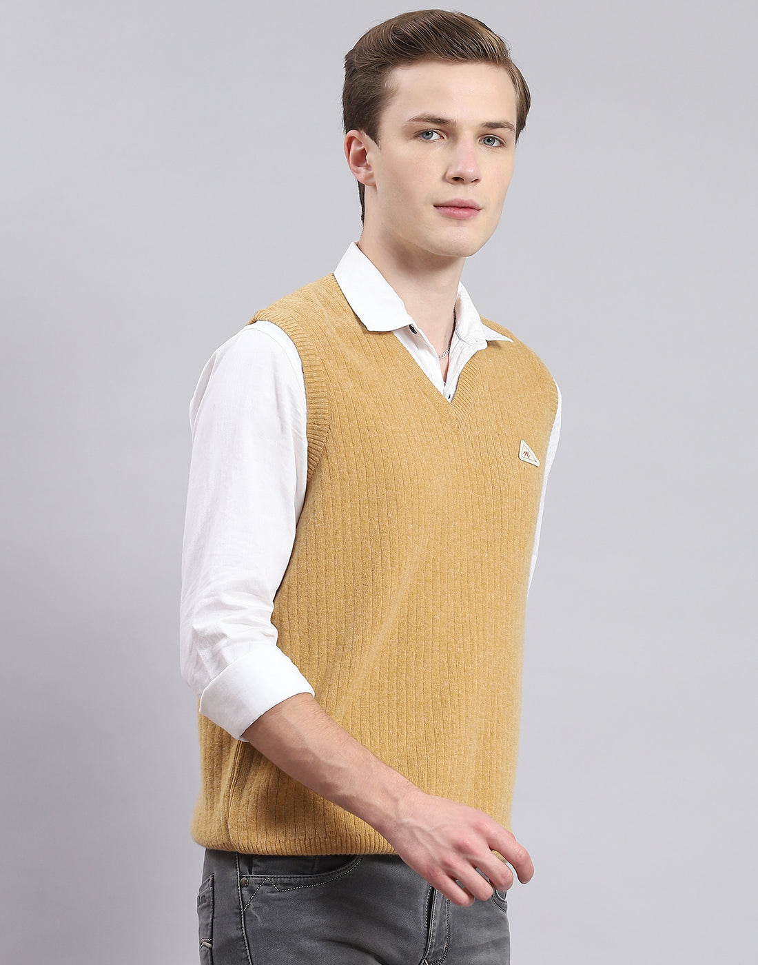 Men Brown Solid V Neck Sleeveless Sweater