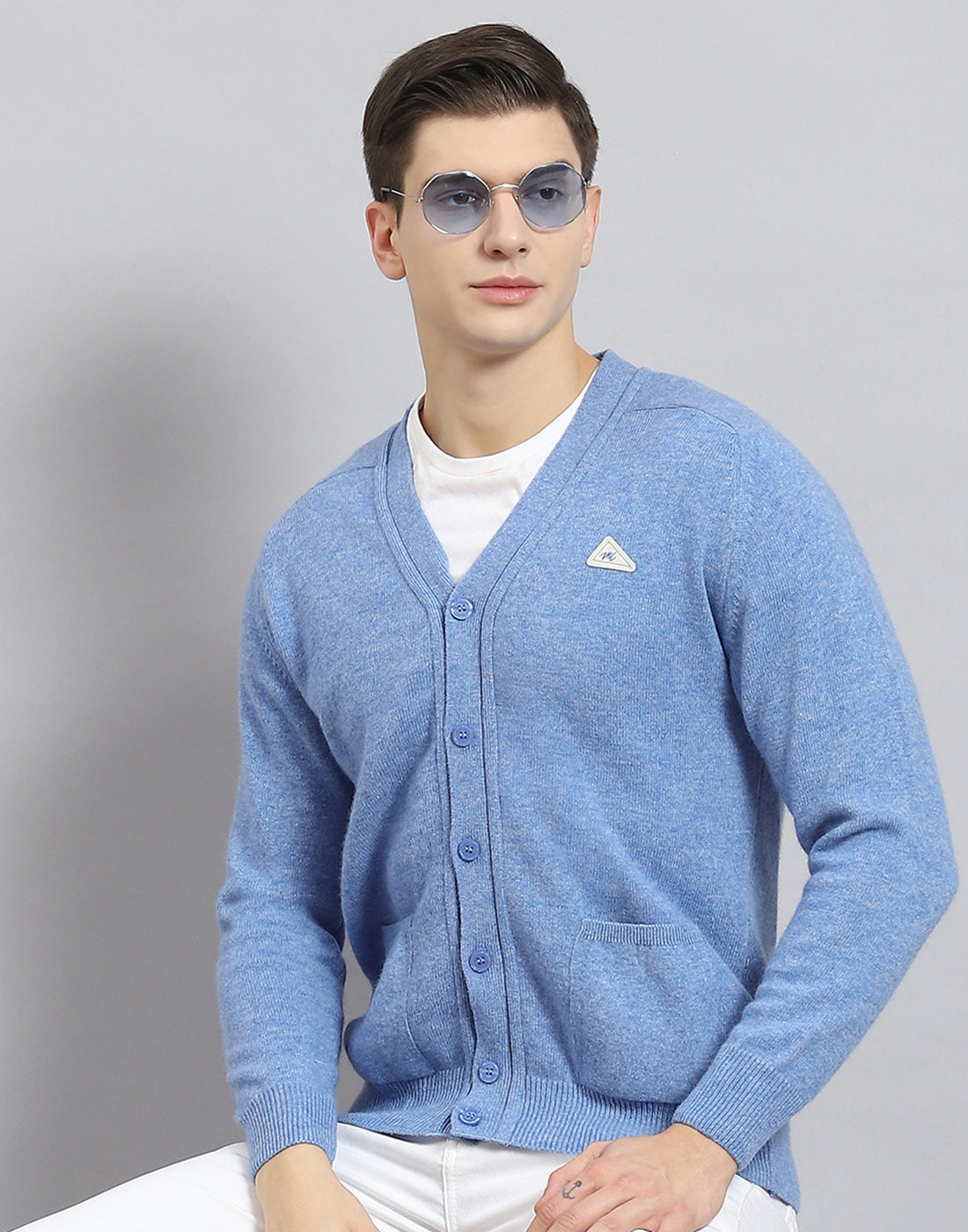 Men Blue Solid V Neck Full Sleeve Sweater