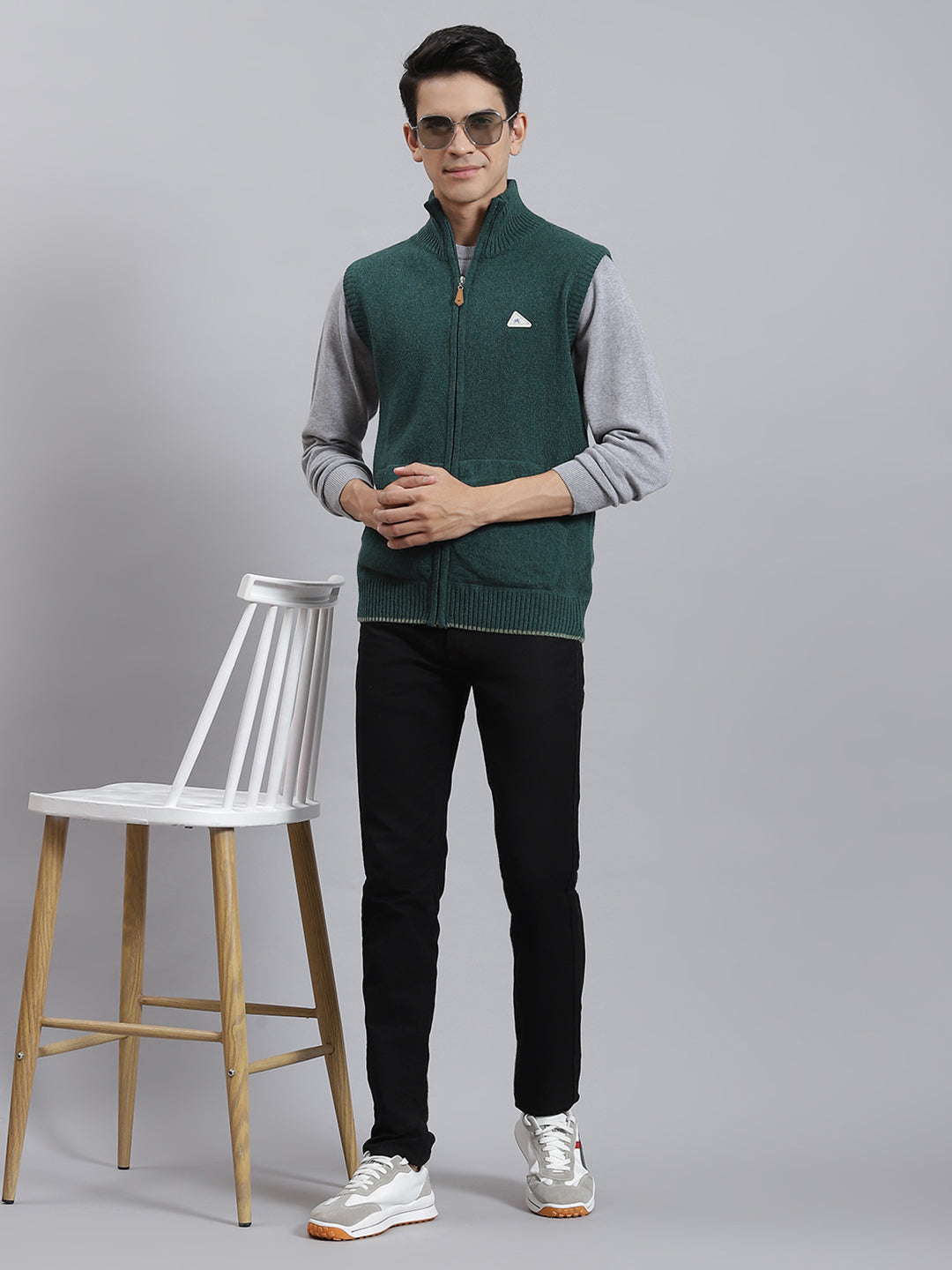 Men Green Solid Stand Collar Sleeveless Sweaters/Pullovers