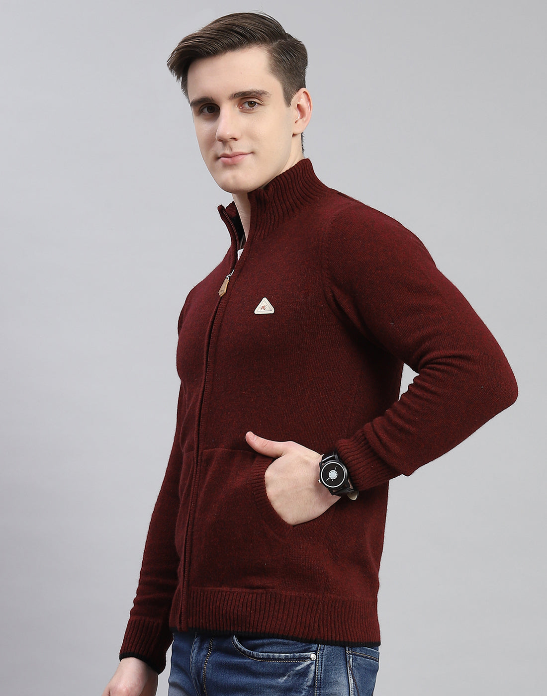 Men Maroon Solid Stand Collar Full Sleeve Pullover