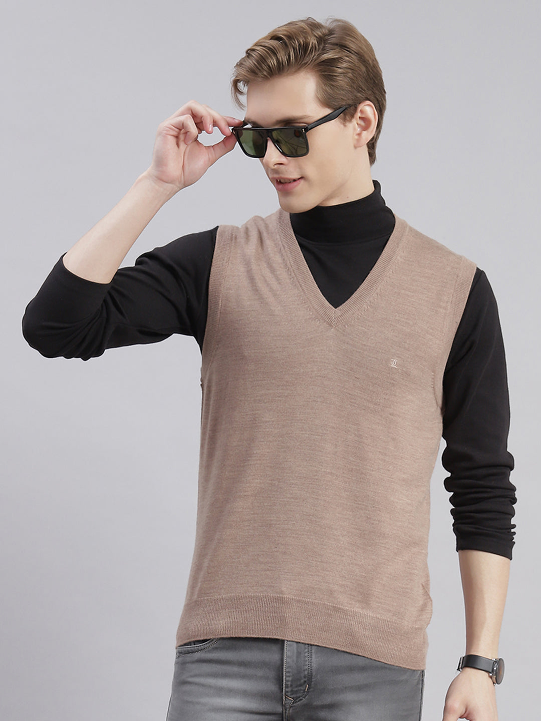 Men Brown Solid V Neck Sleeveless Sweaters/Pullovers