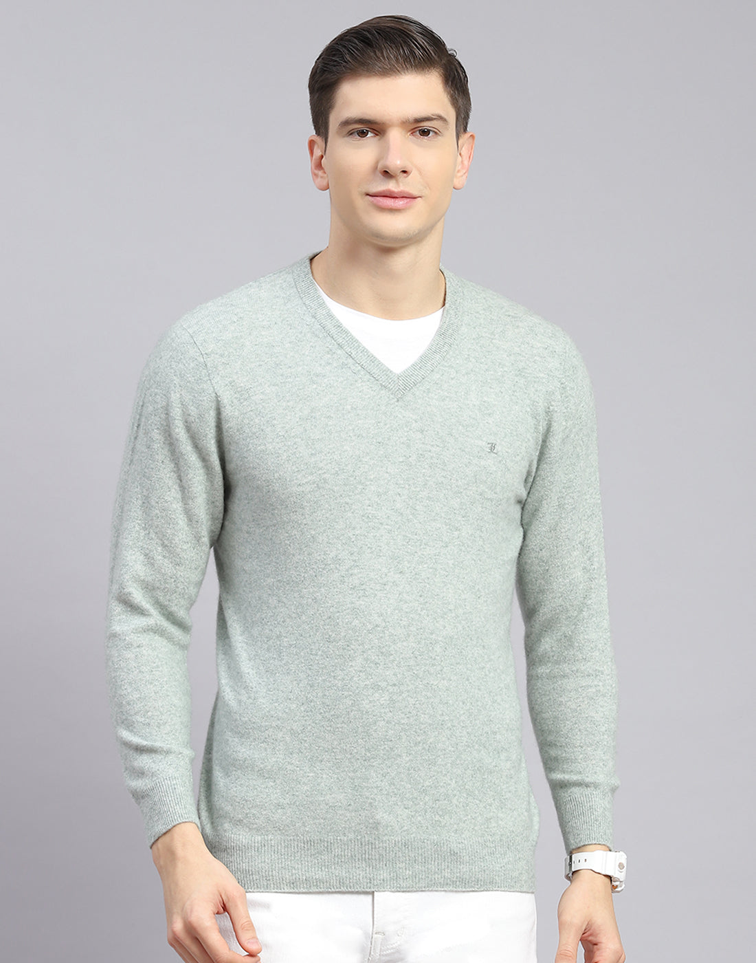 Men Green Solid V Neck Full Sleeve Sweater