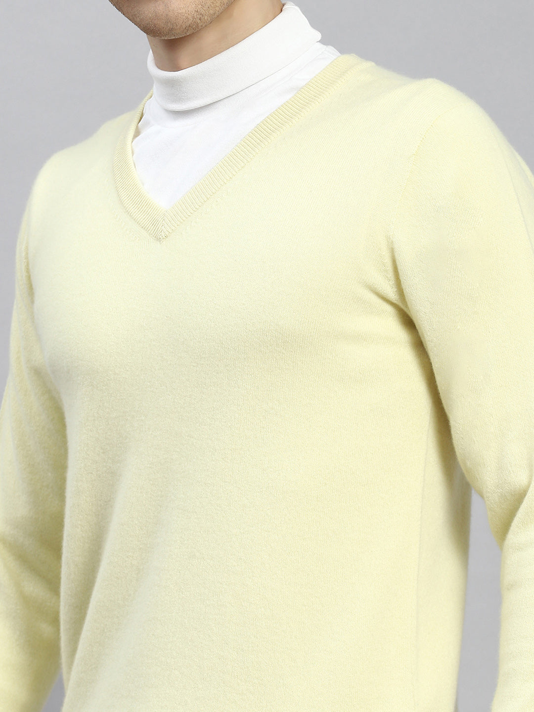 Men Cream Solid Pullover