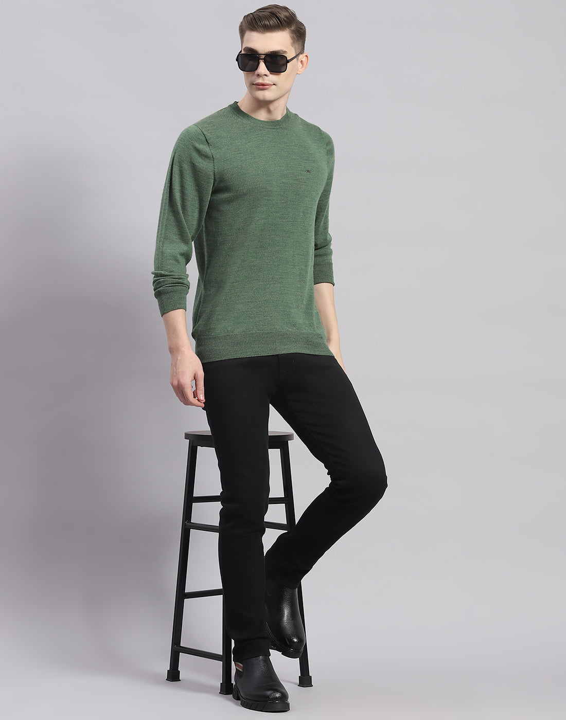 Men Green Solid Round Neck Full Sleeve Pullover