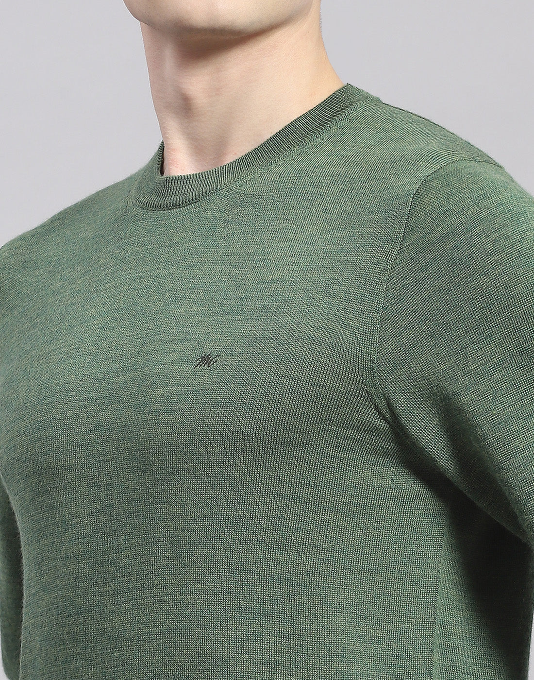 Men Green Solid Round Neck Full Sleeve Pullover