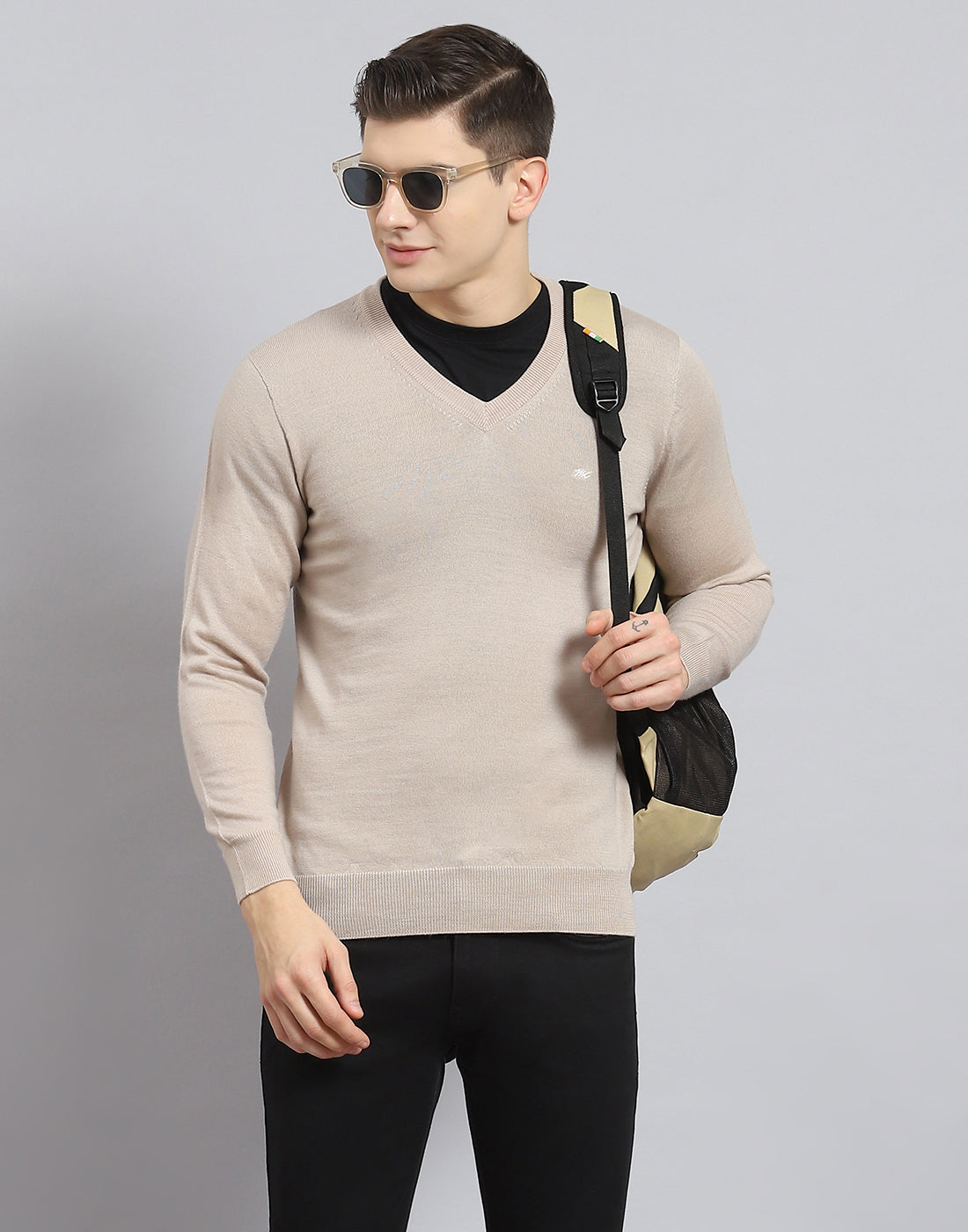 Men Beige Solid V Neck Full Sleeve Sweater