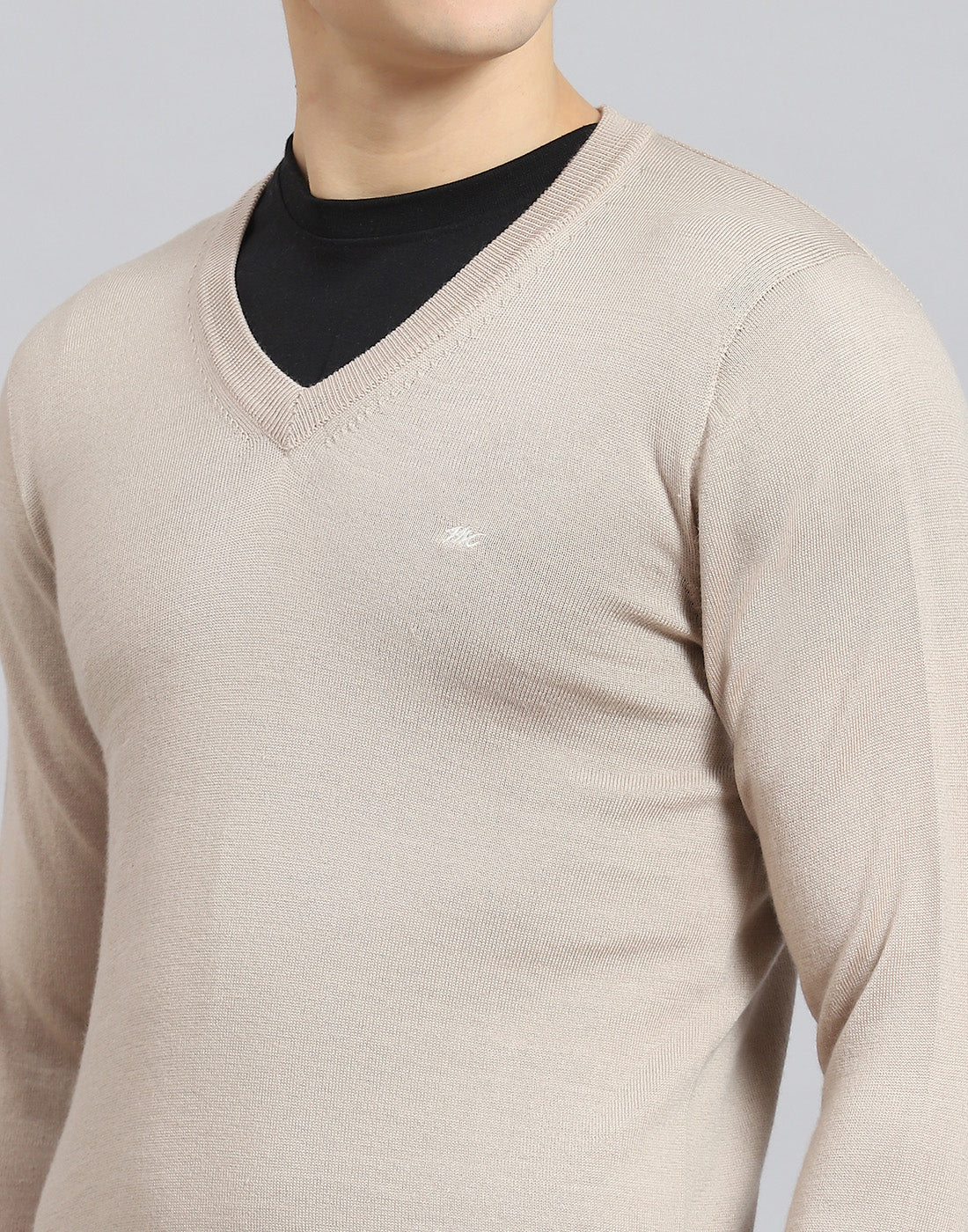 Men Beige Solid V Neck Full Sleeve Sweater