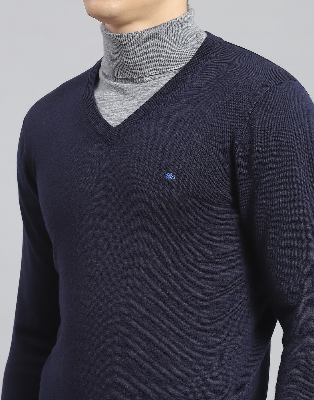 Men Navy Blue Solid V Neck Full Sleeve Pullover