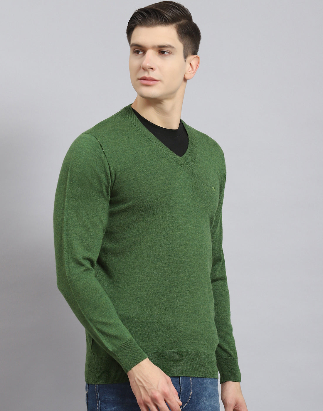 Men Green Solid V Neck Full Sleeve Sweater
