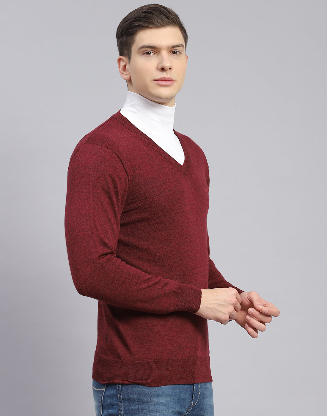 Men Maroon Solid V Neck Full Sleeve Sweater