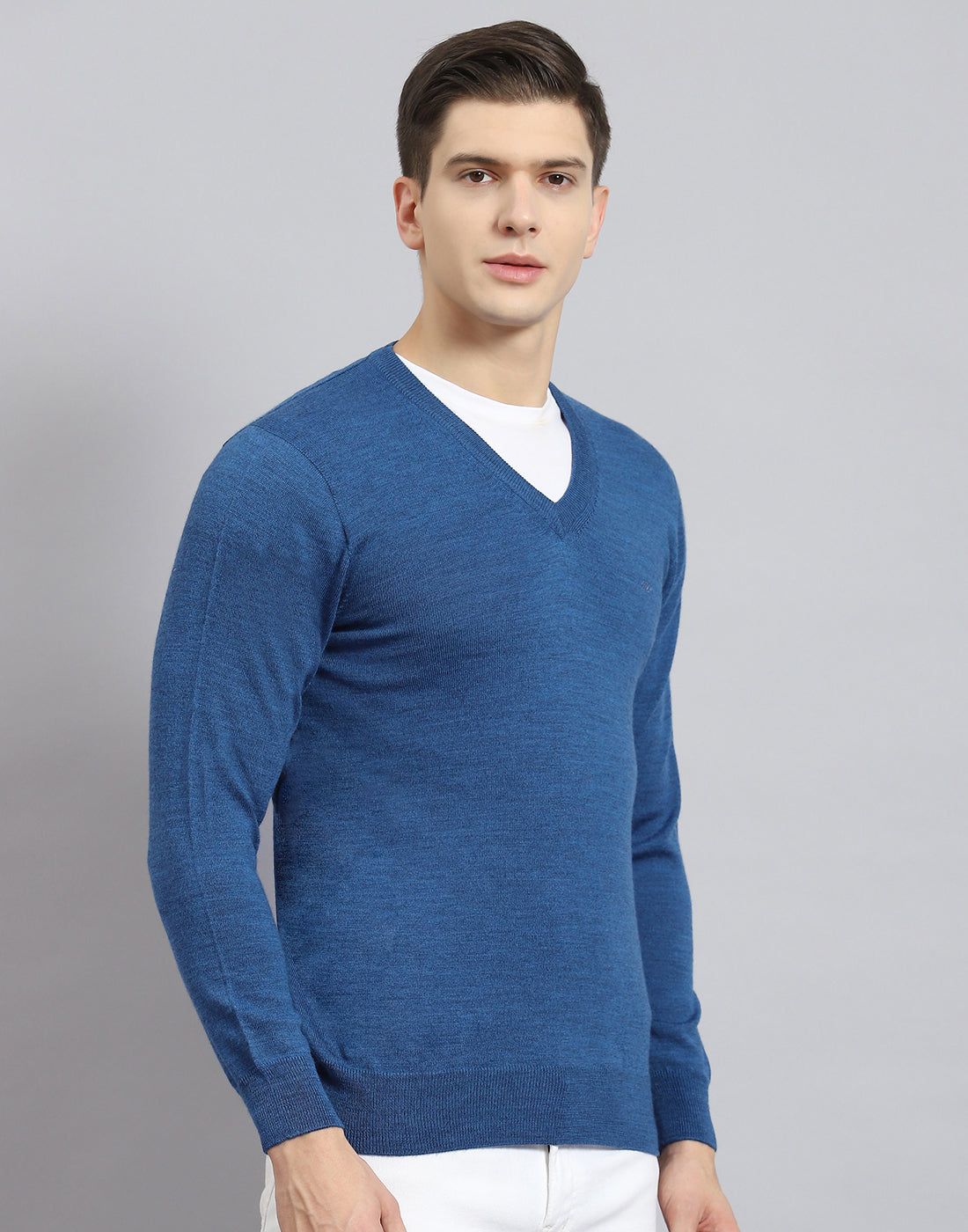 Men Blue Solid V Neck Full Sleeve Sweater