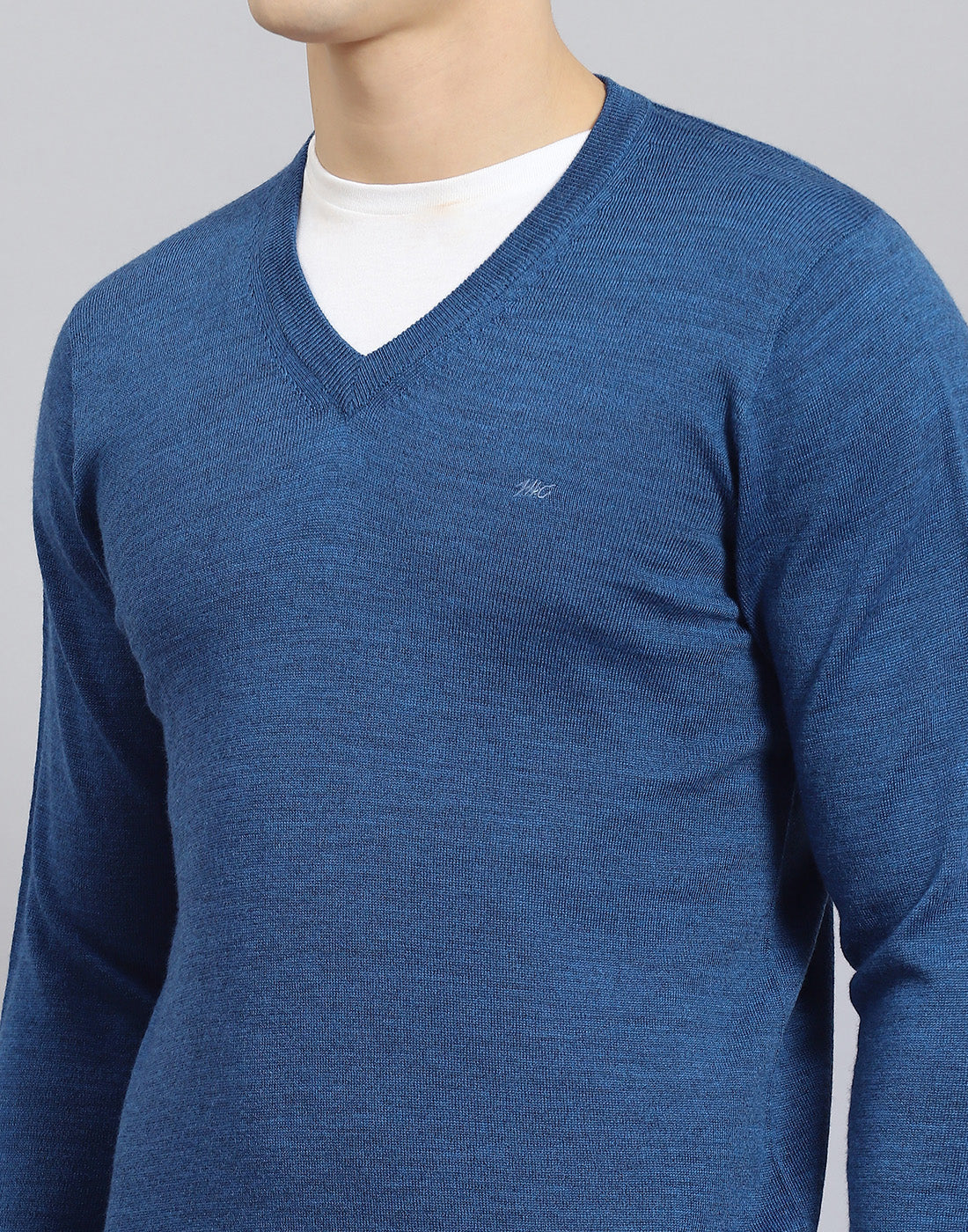 Men Blue Solid V Neck Full Sleeve Sweater