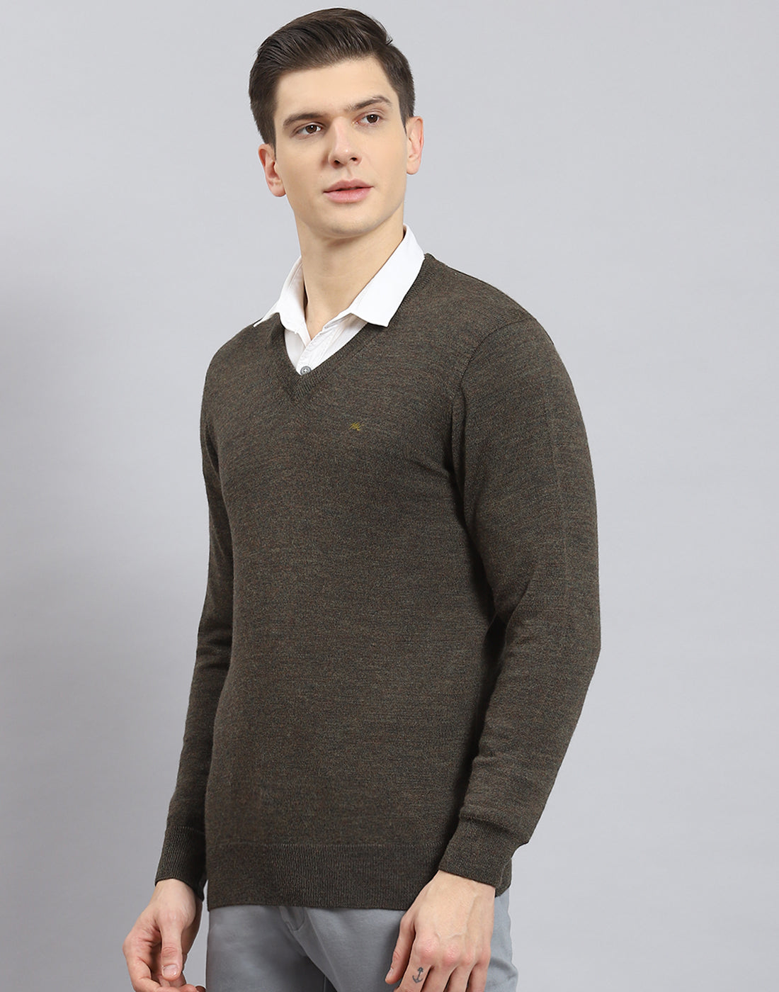 Men Brown Solid V Neck Full Sleeve Sweater